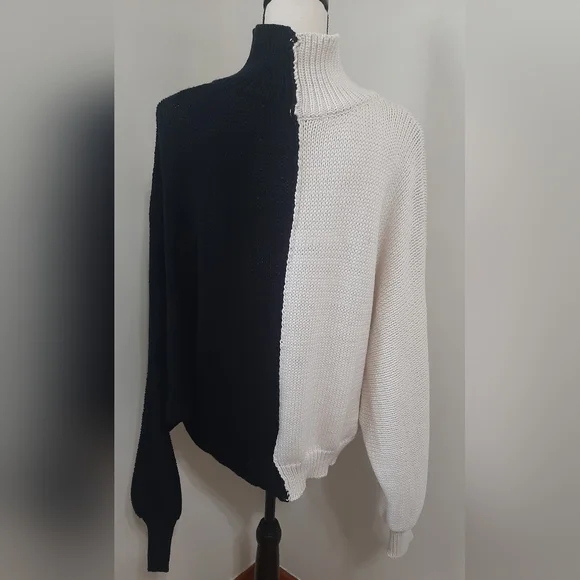 *FINAL SALE* NWOT POL Dolman Sleeve Turtle Neck Sweater W/ Pearl Button Detail - Picture 11 of 14